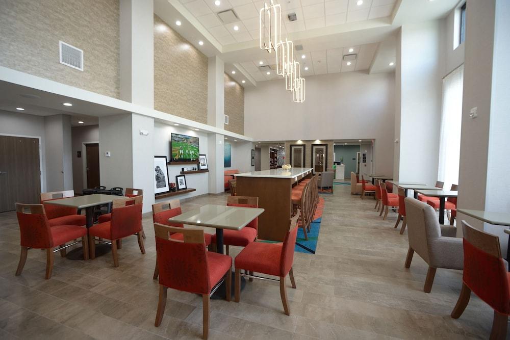 Hampton Inn & Suites Oklahoma City/Quail Springs Exterior photo