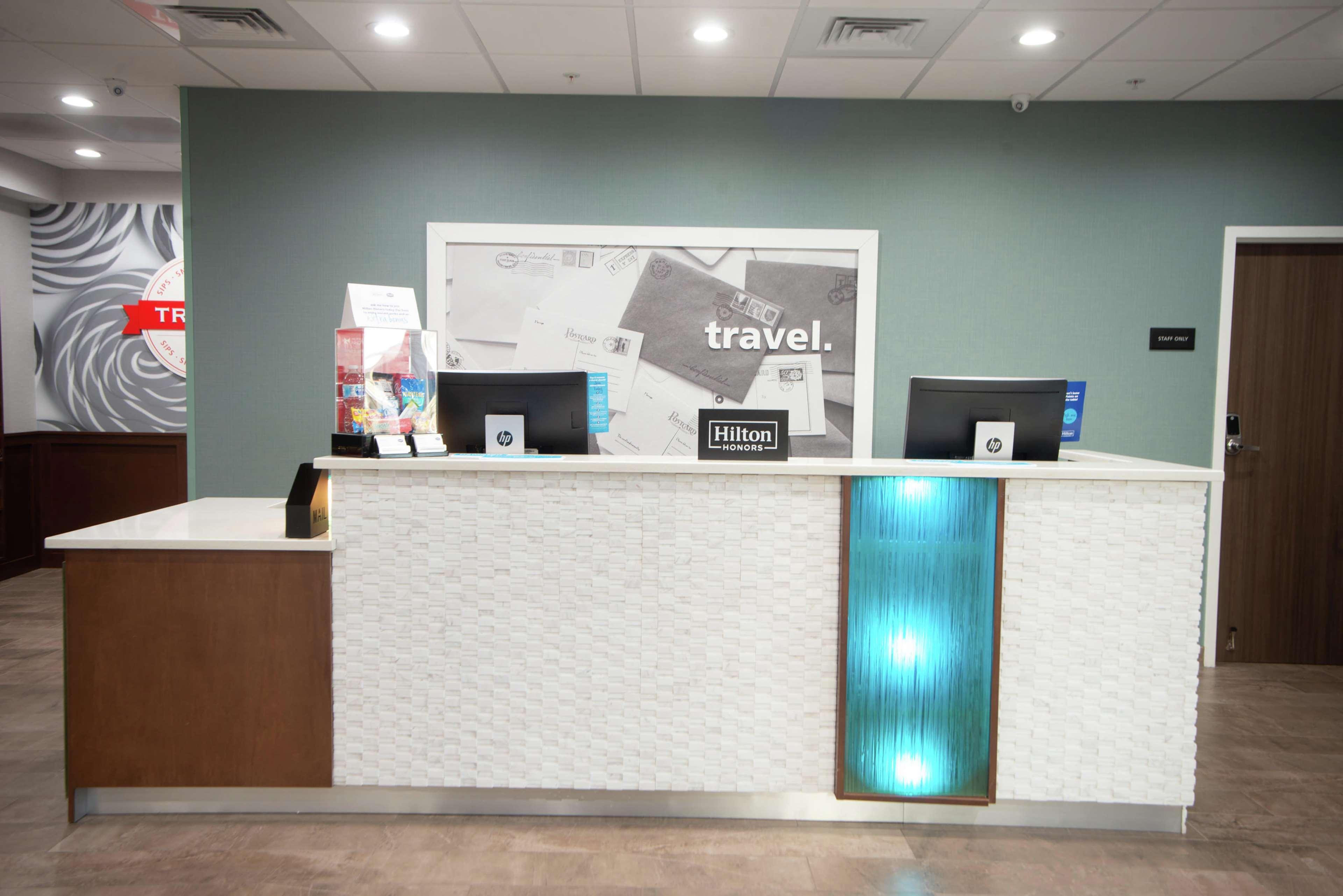 Hampton Inn & Suites Oklahoma City/Quail Springs Exterior photo