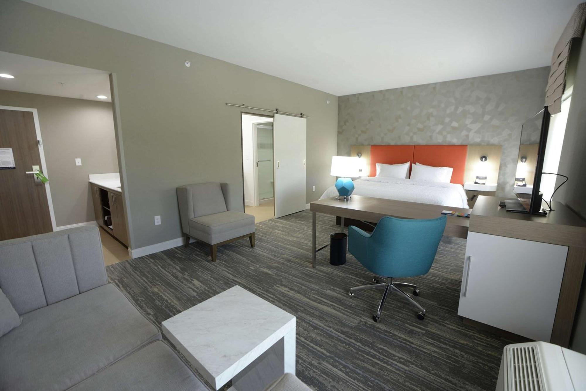 Hampton Inn & Suites Oklahoma City/Quail Springs Exterior photo