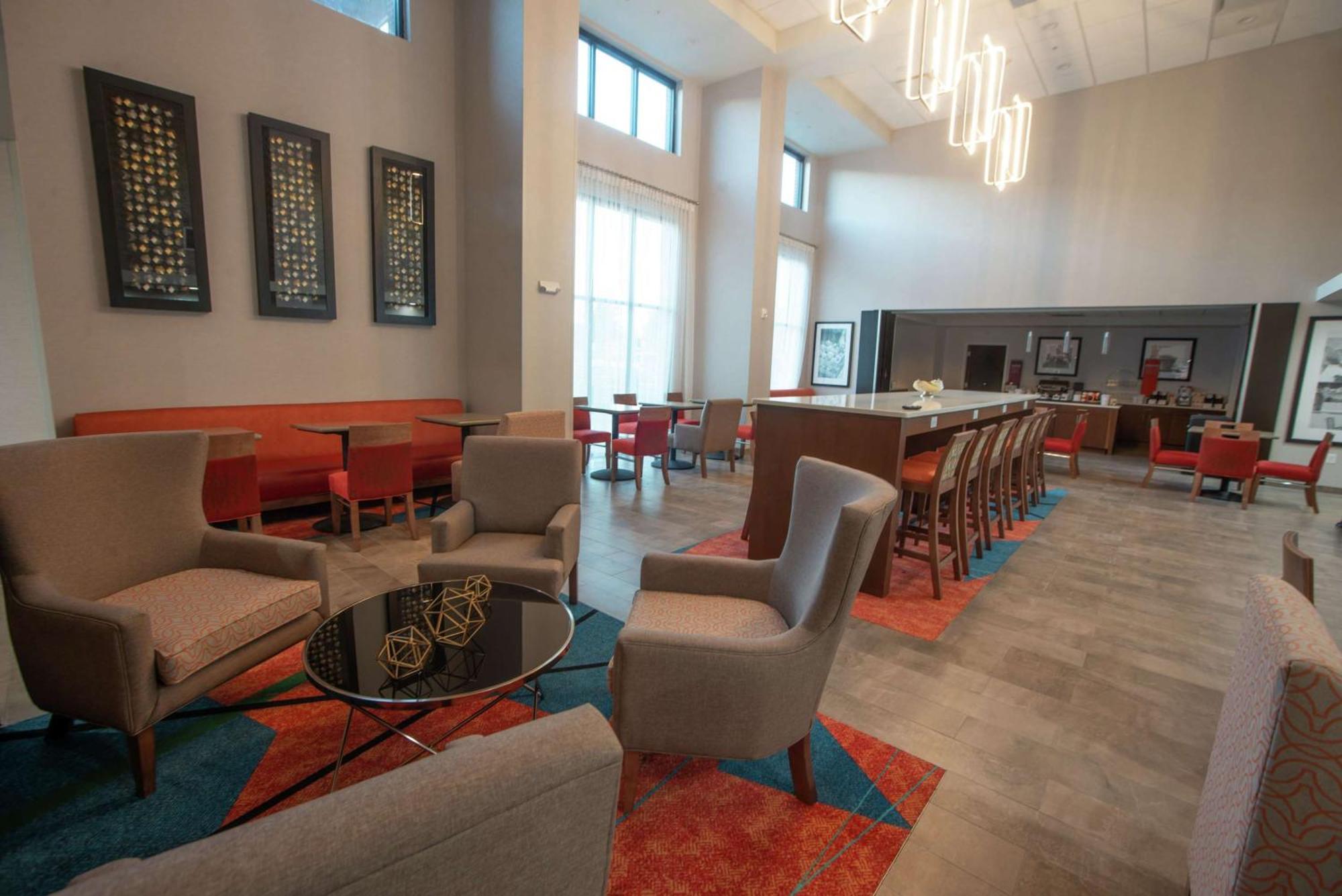 Hampton Inn & Suites Oklahoma City/Quail Springs Exterior photo